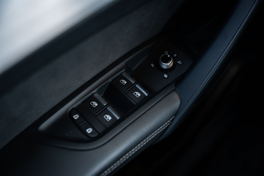 Audi Q5 Sportback 55 TFSI e S edition - S Line | Panorama | Luchtvering | B&O | 22 Inch