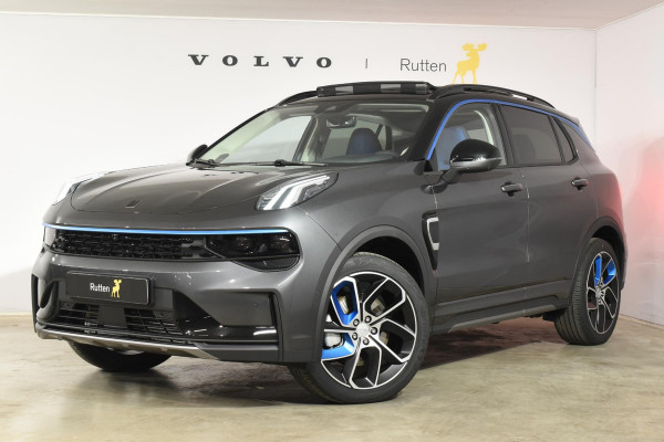 Lynk & Co 01 262PK Automaat / 360 Camera / Adaptieve cruise control / Glazen schuif-kanteldak / Elektrische stoelen met geheugenfunctie / Stoelverwarming / Elektrische achterklep / Climate control / Parkeersensoren V+A / 20"velgen / Keyless entry /