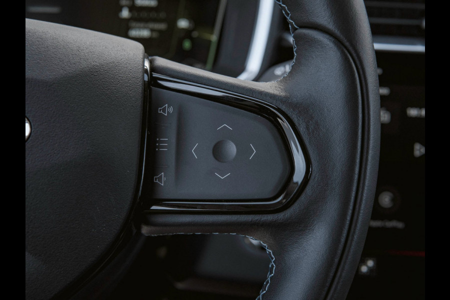 Lynk & Co 01 1.5 Black Edition Panoramadak|Trekhaak|Camera|ACC|Stoelverwarming|Navi|Carplay