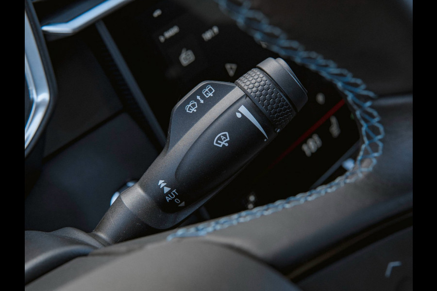 Lynk & Co 01 1.5 Black Edition Panoramadak|Trekhaak|Camera|ACC|Stoelverwarming|Navi|Carplay