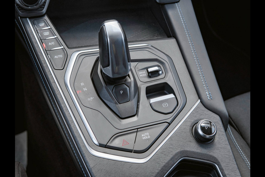 Lynk & Co 01 1.5 Black Edition Panoramadak|Trekhaak|Camera|ACC|Stoelverwarming|Navi|Carplay
