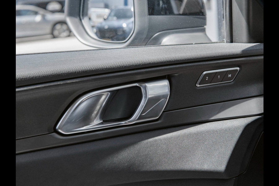 Lynk & Co 01 1.5 Black Edition Panoramadak|Trekhaak|Camera|ACC|Stoelverwarming|Navi|Carplay