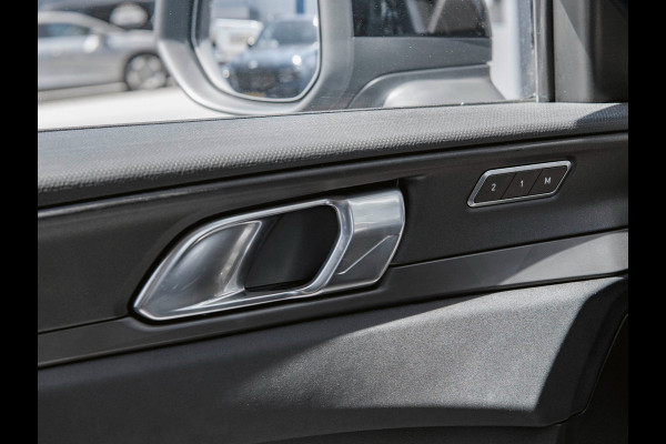 Lynk & Co 01 1.5 Black Edition Panoramadak|Trekhaak|Camera|ACC|Stoelverwarming|Navi|Carplay