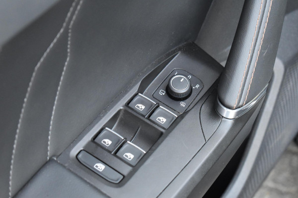 CUPRA Leon 2.0 TSI 300PK Lane ACC Stuurvw BBD Camera