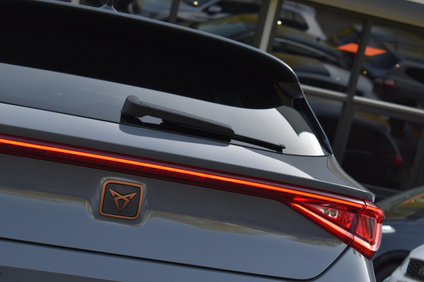 CUPRA Leon 2.0 TSI 300PK Lane ACC Stuurvw BBD Camera