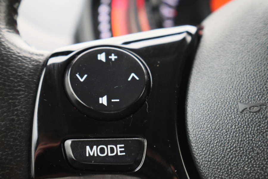 Peugeot 108 1.0 e-VTi Active 5-Deurs, Airco, Cruise, Bluetooth, Elektrisch Pakket, Radio