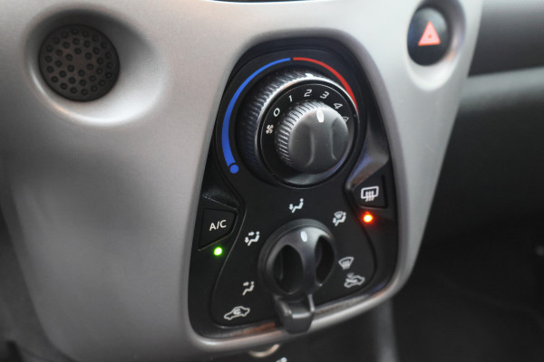 Peugeot 108 1.0 e-VTi Active 5-Deurs, Airco, Cruise, Bluetooth, Elektrisch Pakket, Radio