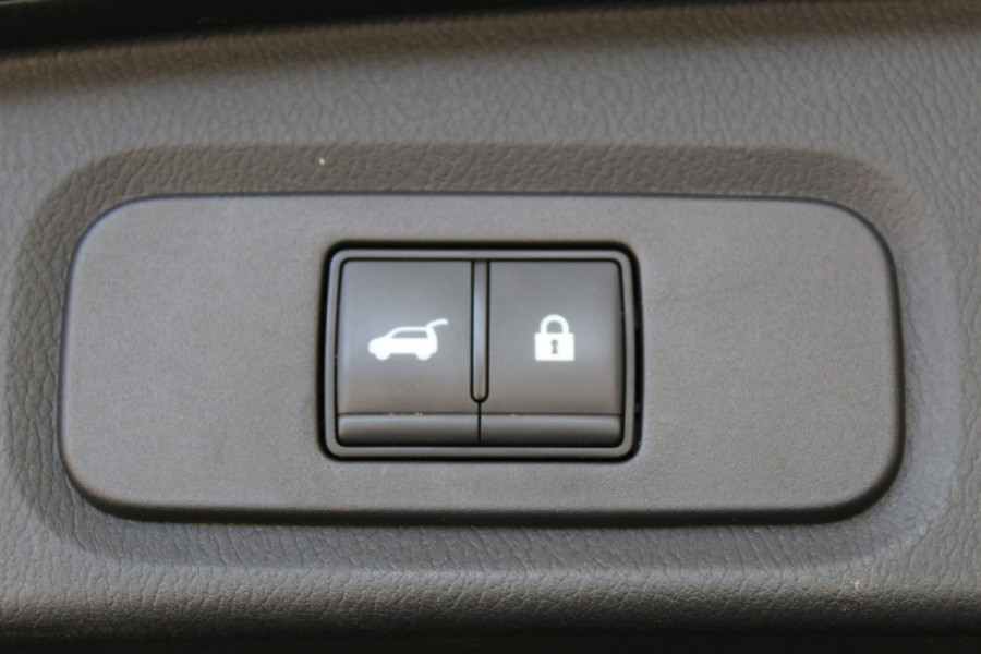 Nissan QASHQAI 1.3 MHEV Xtronic Business Executive | Dealeronderhouden | Trekhaak | 360 camera