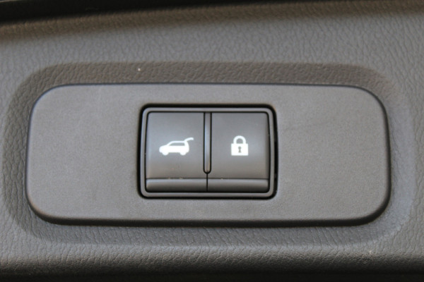 Nissan QASHQAI 1.3 MHEV Xtronic Business Executive | Dealeronderhouden | Trekhaak | 360 camera