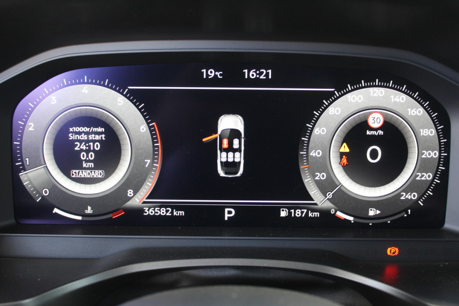 Nissan QASHQAI 1.3 MHEV Xtronic Business Executive | Dealeronderhouden | Trekhaak | 360 camera