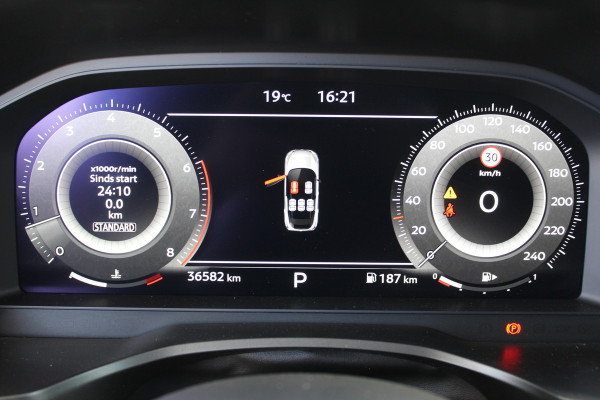 Nissan QASHQAI 1.3 MHEV Xtronic Business Executive | Dealeronderhouden | Trekhaak | 360 camera