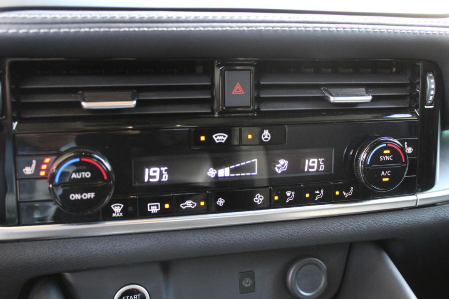 Nissan QASHQAI 1.3 MHEV Xtronic Business Executive | Dealeronderhouden | Trekhaak | 360 camera