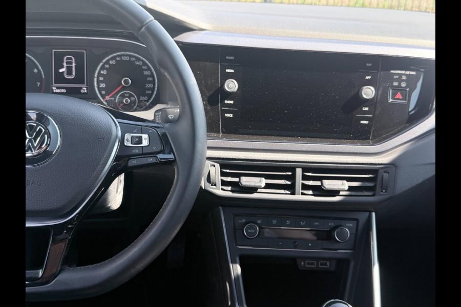 Volkswagen Polo 1.0 TSI Highline | Camera | PDC | Carplay | Half-leder