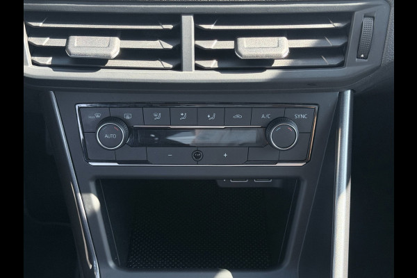 Volkswagen Polo 1.0 TSI Highline | Camera | PDC | Carplay | Half-leder
