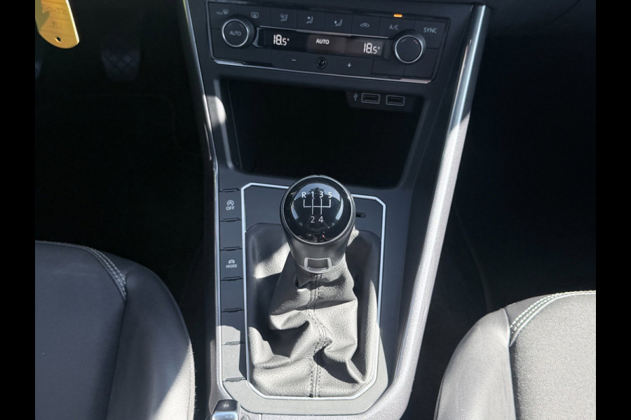 Volkswagen Polo 1.0 TSI Highline | Camera | PDC | Carplay | Half-leder
