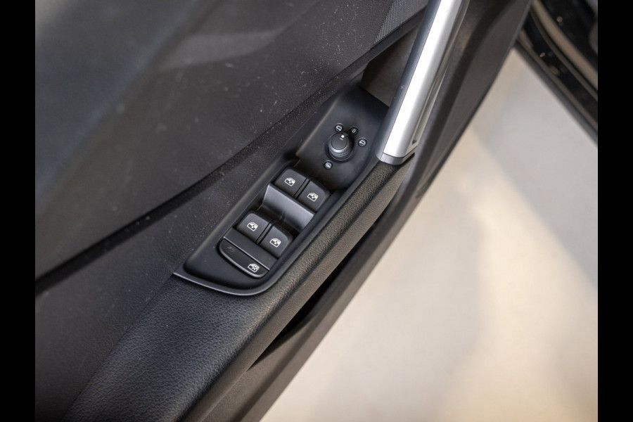 Audi Q2 35 TFSI Advanced edition / 150pk / Stoelverwarming / Adaptieve cruise control / Elektrische achterklep /