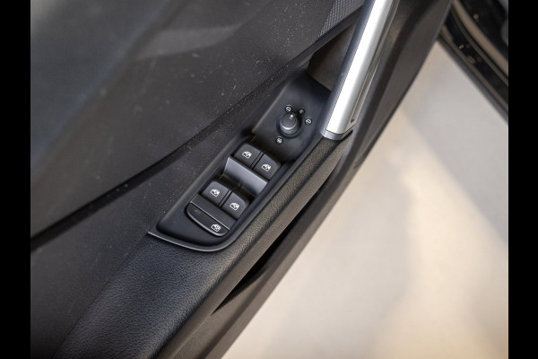 Audi Q2 35 TFSI Advanced edition / 150pk / Stoelverwarming / Adaptieve cruise control / Elektrische achterklep /