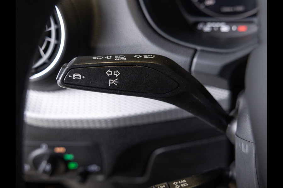 Audi Q2 35 TFSI Advanced edition / 150pk / Stoelverwarming / Adaptieve cruise control / Elektrische achterklep /