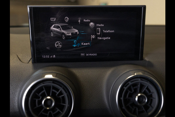 Audi Q2 35 TFSI Advanced edition / 150pk / Stoelverwarming / Adaptieve cruise control / Elektrische achterklep /