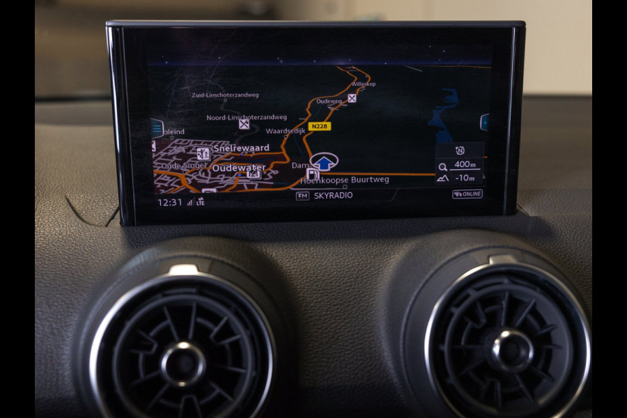 Audi Q2 35 TFSI Advanced edition / 150pk / Stoelverwarming / Adaptieve cruise control / Elektrische achterklep /