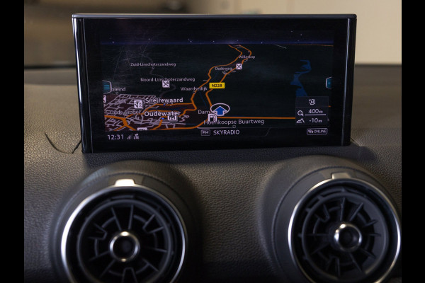 Audi Q2 35 TFSI Advanced edition / 150pk / Stoelverwarming / Adaptieve cruise control / Elektrische achterklep /
