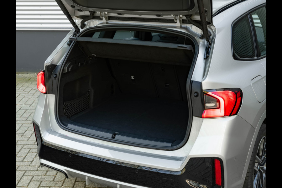 BMW X1 sDrive18i M-Sport - Camera - LED - Comfort Acces - Stoelverwarming