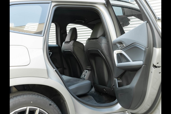 BMW X1 sDrive18i M-Sport - Camera - LED - Comfort Acces - Stoelverwarming