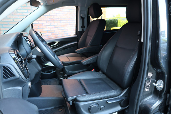 Mercedes-Benz Vito 119 CDI DC L3 XL | AMG | L+R Schuifdeur | Dubbel cabine | Navigatie | CarPlay | Camera | Lederen bekleding | Stoelverwarming | 2500 kg trekgewicht | Trekhaak | Multibeam Led | PDC V+A