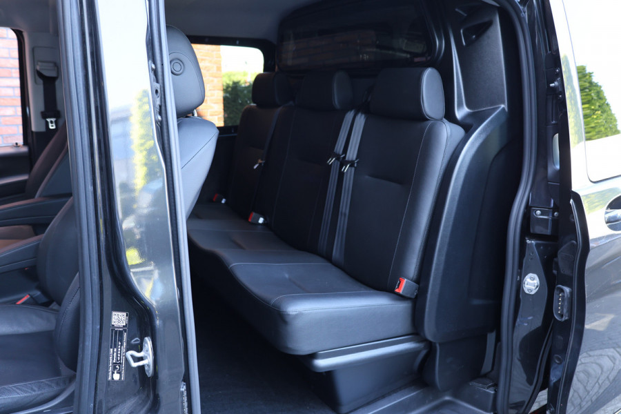 Mercedes-Benz Vito 119 CDI DC L3 XL | AMG | L+R Schuifdeur | Dubbel cabine | Navigatie | CarPlay | Camera | Lederen bekleding | Stoelverwarming | 2500 kg trekgewicht | Trekhaak | Multibeam Led | PDC V+A