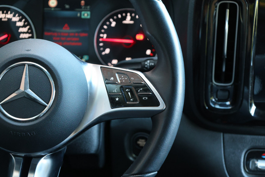 Mercedes-Benz Vito 119 CDI DC L3 XL | AMG | L+R Schuifdeur | Dubbel cabine | Navigatie | CarPlay | Camera | Lederen bekleding | Stoelverwarming | 2500 kg trekgewicht | Trekhaak | Multibeam Led | PDC V+A