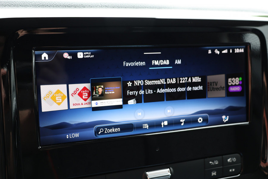 Mercedes-Benz Vito 119 CDI DC L3 XL | AMG | L+R Schuifdeur | Dubbel cabine | Navigatie | CarPlay | Camera | Lederen bekleding | Stoelverwarming | 2500 kg trekgewicht | Trekhaak | Multibeam Led | PDC V+A