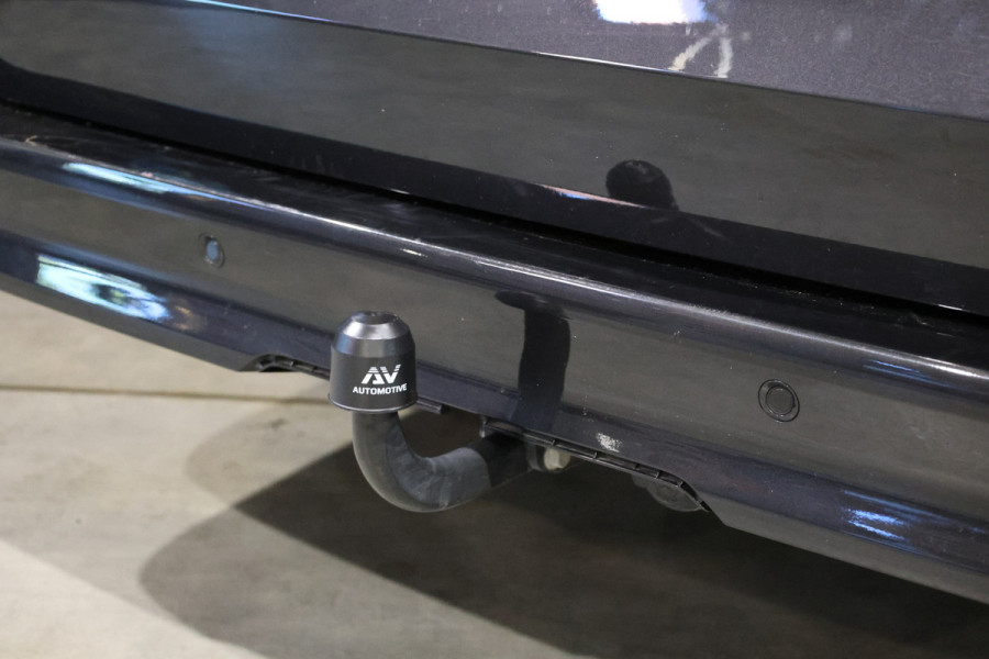 Mercedes-Benz Vito 119 CDI DC L3 XL | AMG | L+R Schuifdeur | Dubbel cabine | Navigatie | CarPlay | Camera | Lederen bekleding | Stoelverwarming | 2500 kg trekgewicht | Trekhaak | Multibeam Led | PDC V+A