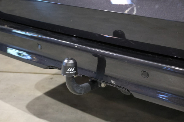 Mercedes-Benz Vito 119 CDI DC L3 XL | AMG | L+R Schuifdeur | Dubbel cabine | Navigatie | CarPlay | Camera | Lederen bekleding | Stoelverwarming | 2500 kg trekgewicht | Trekhaak | Multibeam Led | PDC V+A