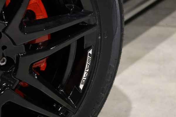 Mercedes-Benz Vito 119 CDI DC L3 XL | AMG | L+R Schuifdeur | Dubbel cabine | Navigatie | CarPlay | Camera | Lederen bekleding | Stoelverwarming | 2500 kg trekgewicht | Trekhaak | Multibeam Led | PDC V+A