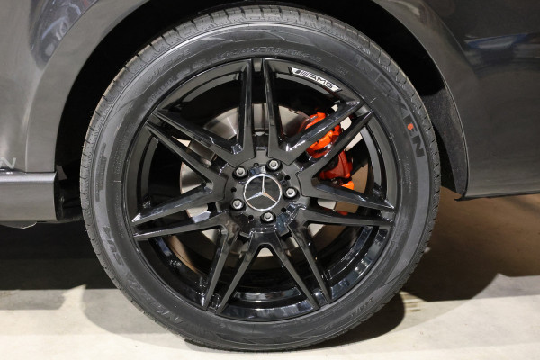 Mercedes-Benz Vito 119 CDI DC L3 XL | AMG | L+R Schuifdeur | Dubbel cabine | Navigatie | CarPlay | Camera | Lederen bekleding | Stoelverwarming | 2500 kg trekgewicht | Trekhaak | Multibeam Led | PDC V+A