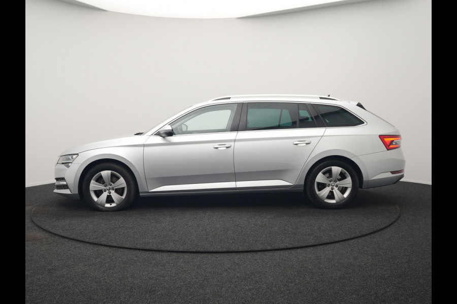 Škoda Superb Combi 1.4 TSI iV Business Edition PHEV 218pk Dealer O.H. | Adaptive Cruise | Camera | Voorstoelen Verwarmd | Apple Carplay | Crystal LED | Navigatie | Virtual Cockpit | DAB |