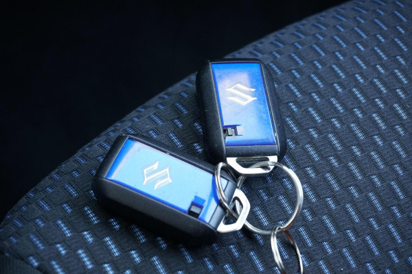 Suzuki Ignis 1.2 Smart Hybrid Style + CAMERA / KEYLESS / STOELVERWARMING /