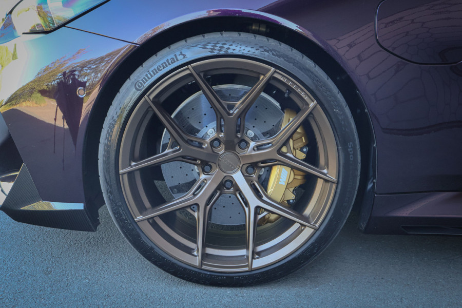 BMW M5-serie Touring M5 TOURING | AKRAPOVIC | VOSSEN VELGEN | KERAMISCH | FULL KLEUREN PPF | FULL CARBON EXTERIEUR M PERFORMANCE | 360 CAMERA | ACC |