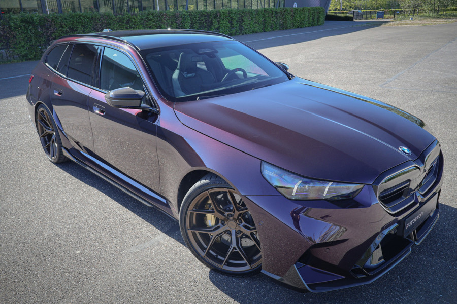 BMW M5-serie Touring M5 TOURING | AKRAPOVIC | VOSSEN VELGEN | KERAMISCH | FULL KLEUREN PPF | FULL CARBON EXTERIEUR M PERFORMANCE | 360 CAMERA | ACC |