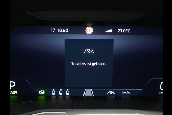 Škoda Superb Combi 1.4 TSI iV Business Edition PHEV 218pk Dealer O.H. | Adaptive Cruise | Camera | Voorstoelen Verwarmd | Apple Carplay | Crystal LED | Navigatie | Virtual Cockpit | DAB |