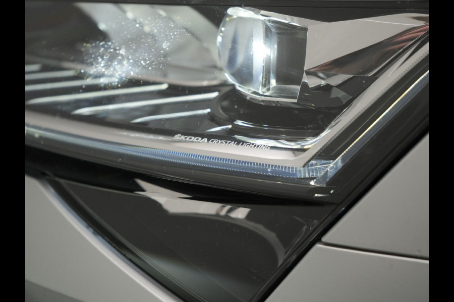Škoda Superb Combi 1.4 TSI iV Business Edition PHEV 218pk Dealer O.H. | Adaptive Cruise | Camera | Voorstoelen Verwarmd | Apple Carplay | Crystal LED | Navigatie | Virtual Cockpit | DAB |