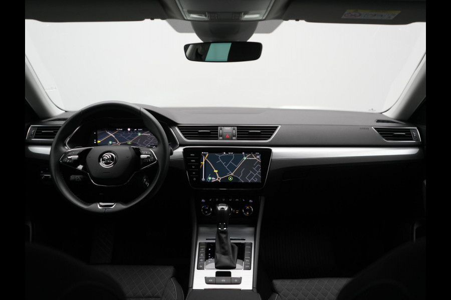 Škoda Superb Combi 1.4 TSI iV Business Edition PHEV 218pk Dealer O.H. | Adaptive Cruise | Camera | Voorstoelen Verwarmd | Apple Carplay | Crystal LED | Navigatie | Virtual Cockpit | DAB |