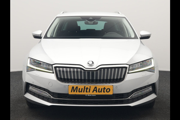 Škoda Superb Combi 1.4 TSI iV Business Edition PHEV 218pk Dealer O.H. | Adaptive Cruise | Camera | Voorstoelen Verwarmd | Apple Carplay | Crystal LED | Navigatie | Virtual Cockpit | DAB |