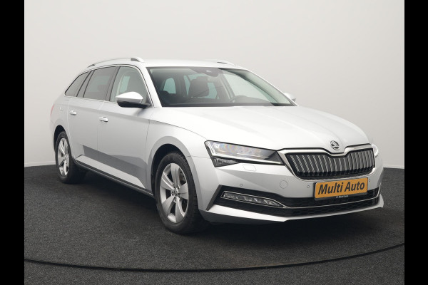 Škoda Superb Combi 1.4 TSI iV Business Edition PHEV 218pk Dealer O.H. | Adaptive Cruise | Camera | Voorstoelen Verwarmd | Apple Carplay | Crystal LED | Navigatie | Virtual Cockpit | DAB |