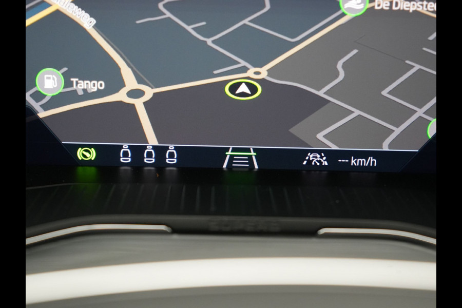 Škoda Superb Combi 1.4 TSI iV Business Edition PHEV 218pk Dealer O.H. | Adaptive Cruise | Camera | Voorstoelen Verwarmd | Apple Carplay | Crystal LED | Navigatie | Virtual Cockpit | DAB |