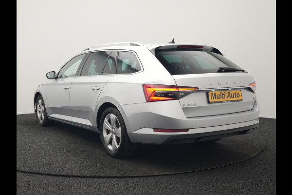 Škoda Superb Combi 1.4 TSI iV Business Edition PHEV 218pk Dealer O.H. | Adaptive Cruise | Camera | Voorstoelen Verwarmd | Apple Carplay | Crystal LED | Navigatie | Virtual Cockpit | DAB |