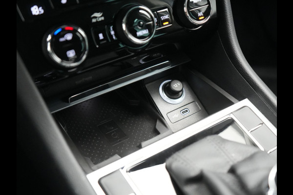 Škoda Superb Combi 1.4 TSI iV Business Edition PHEV 218pk Dealer O.H. | Adaptive Cruise | Camera | Voorstoelen Verwarmd | Apple Carplay | Crystal LED | Navigatie | Virtual Cockpit | DAB |