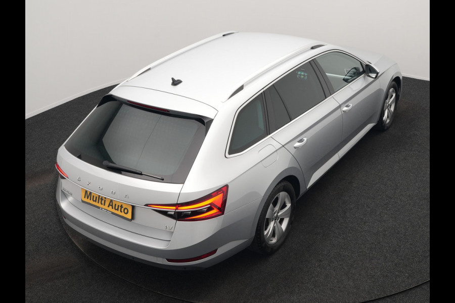 Škoda Superb Combi 1.4 TSI iV Business Edition PHEV 218pk Dealer O.H. | Adaptive Cruise | Camera | Voorstoelen Verwarmd | Apple Carplay | Crystal LED | Navigatie | Virtual Cockpit | DAB |