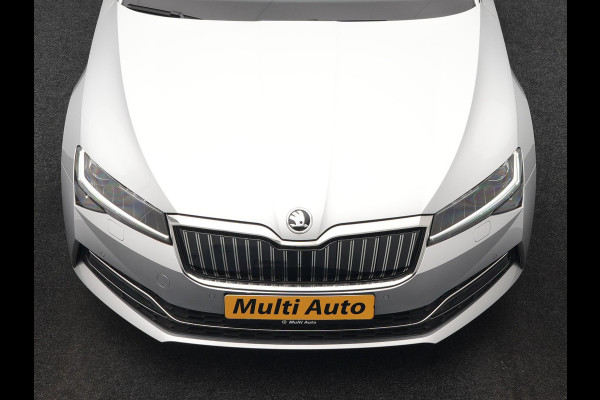Škoda Superb Combi 1.4 TSI iV Business Edition PHEV 218pk Dealer O.H. | Adaptive Cruise | Camera | Voorstoelen Verwarmd | Apple Carplay | Crystal LED | Navigatie | Virtual Cockpit | DAB |
