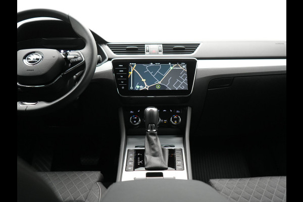 Škoda Superb Combi 1.4 TSI iV Business Edition PHEV 218pk Dealer O.H. | Adaptive Cruise | Camera | Voorstoelen Verwarmd | Apple Carplay | Crystal LED | Navigatie | Virtual Cockpit | DAB |